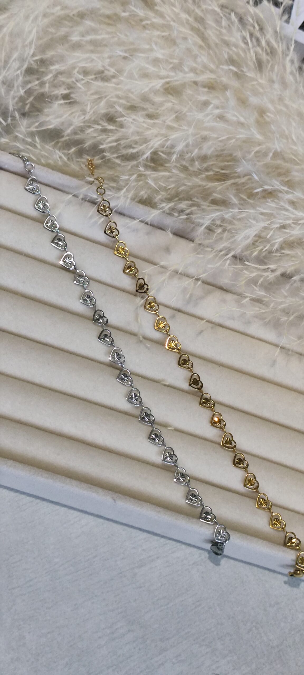 vivian hand chain