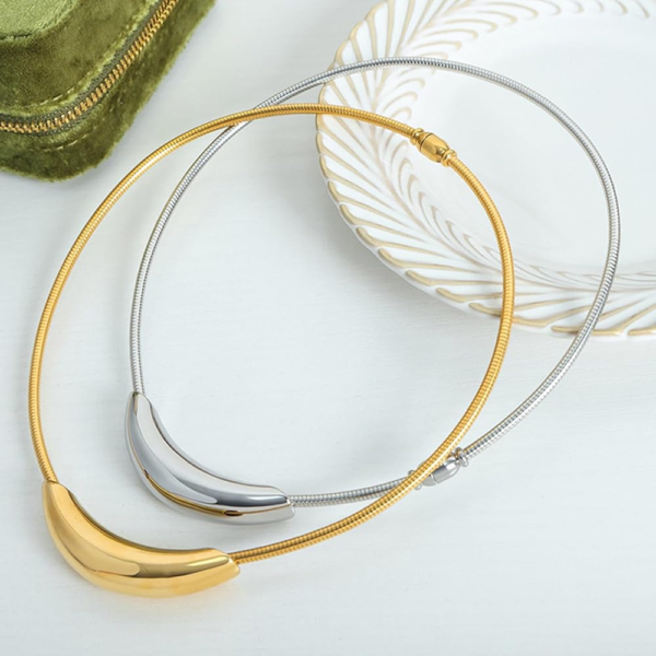 bar necklace